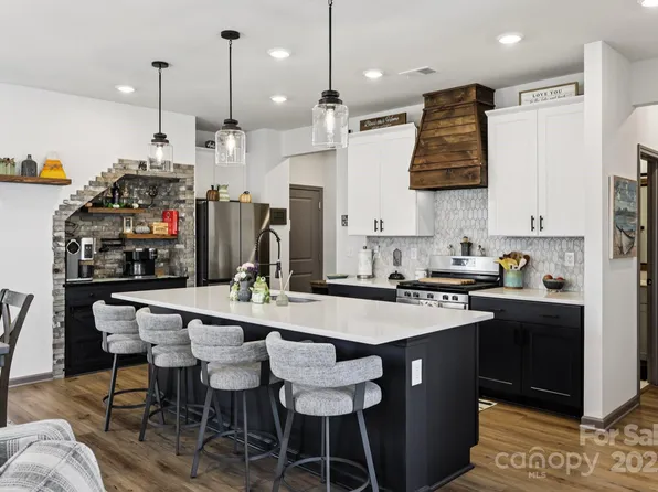 208 Canoga Ave, York, SC 29745