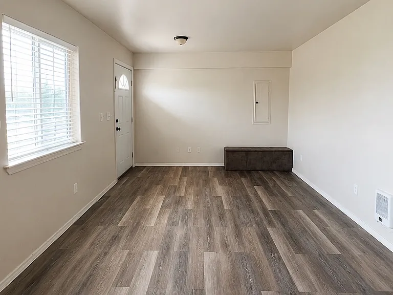 601 Granger Ave #F — Photo 2