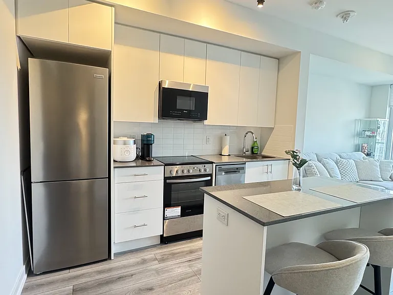 15 Ellerslie Ave #2001 — Photo 6