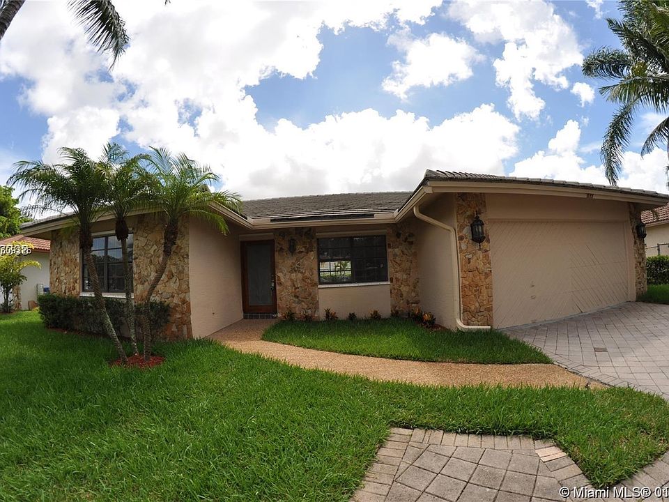 1st image of 633 NW 113th Ter