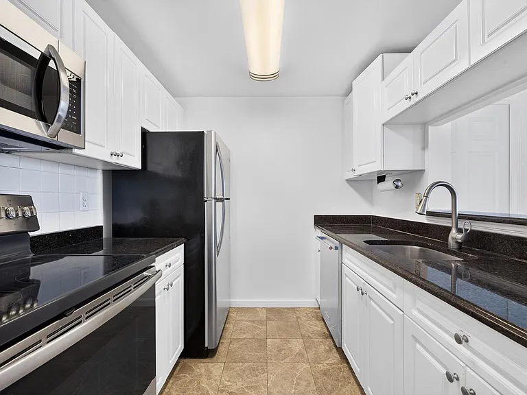 20 2nd St #403 — Photo 10
