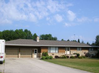 12412 Lakeshore Rd, Two Rivers, WI 54241