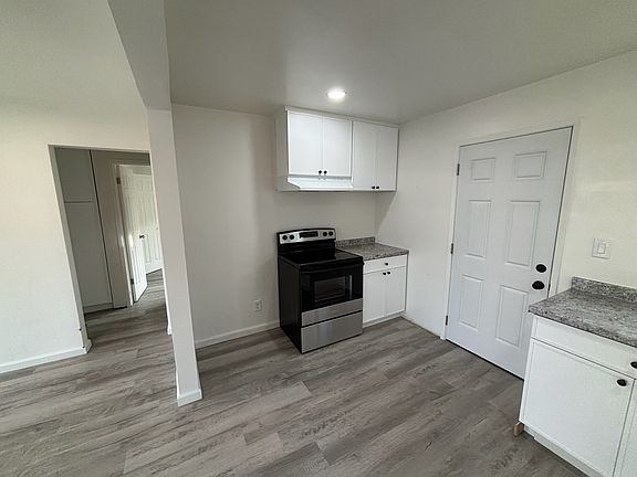 3rd image of 11736 175th St #11736