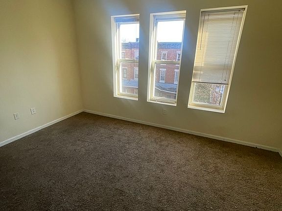 4th image of 2252 N Park Ave #C