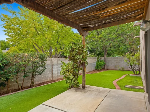 7452 Burlison Dr NE, Albuquerque, NM 87109