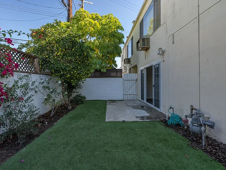 10725 Acama St — Photo 110
