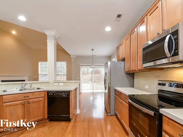 2123 Gillwell Ln — Photo 3
