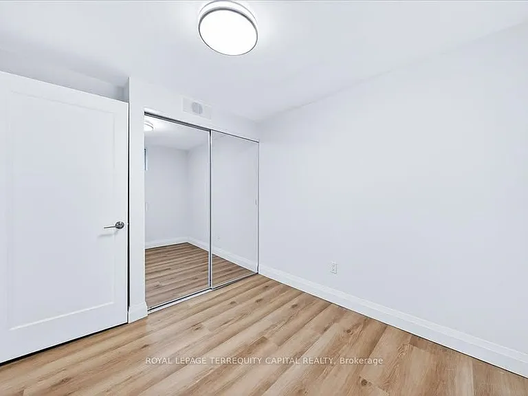 65 Glenmanor Dr #LOWER — Photo 12