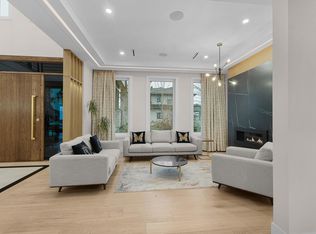 6122 152a St, Surrey, BC
