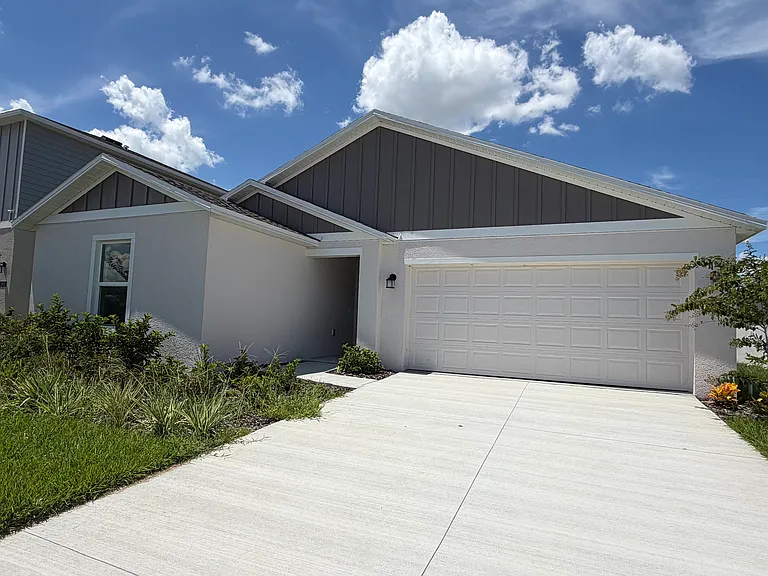 391 Artemis St — Photo 28