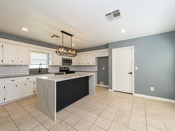 4th image of 1022 White Sands Rd