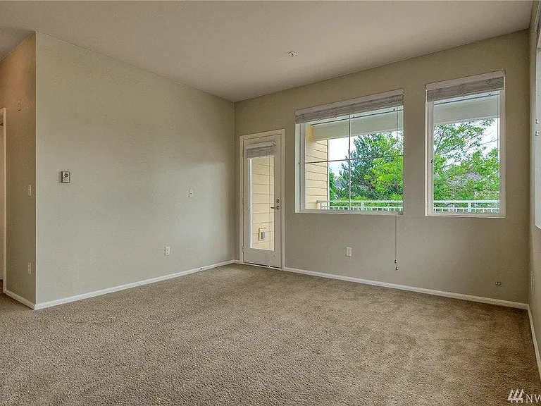 525 225th Ln NE #D-201 — Photo 10