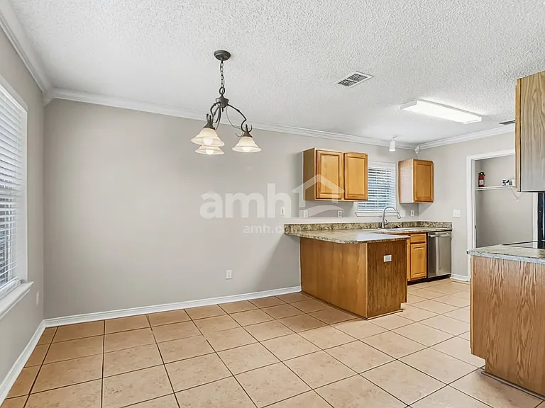 3156 Peppertree Dr — Photo 5