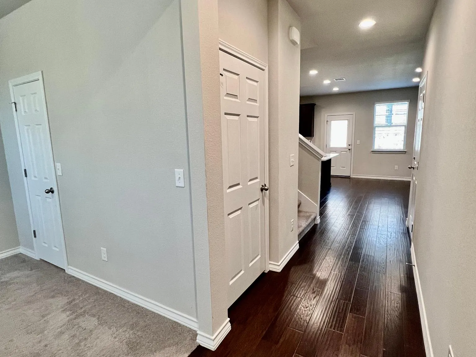 3 bed, 2.5 bath, 2134 sqft, $2,100 — Photo 2