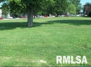 36 & 37 N Della St, Benton, IL 62812