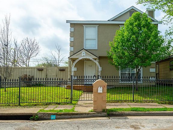 3rd image of 9948 Mountain Bend Cir