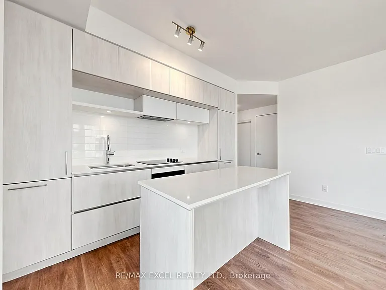 6 David Eyer Rd #602 — Photo 18