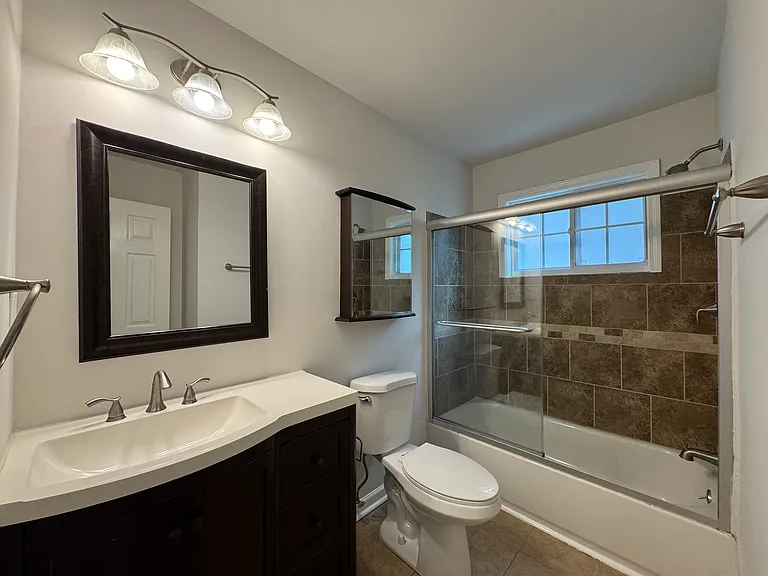 177 12th St NE #A8 — Photo 19
