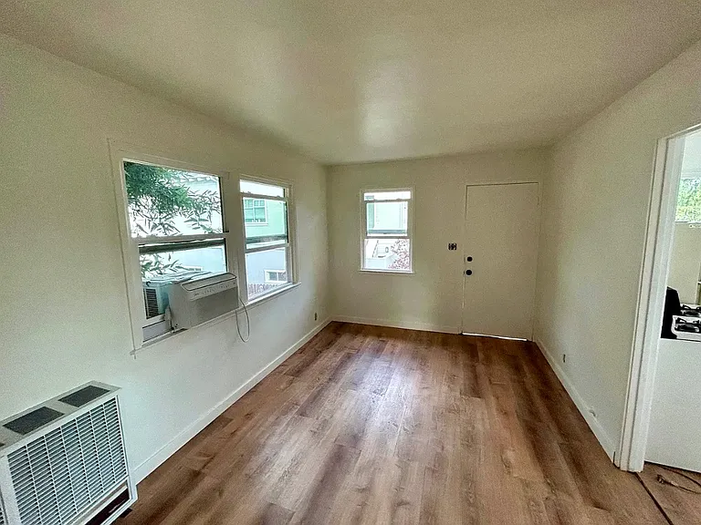 2435 Castillo St #1/2 — Photo 5