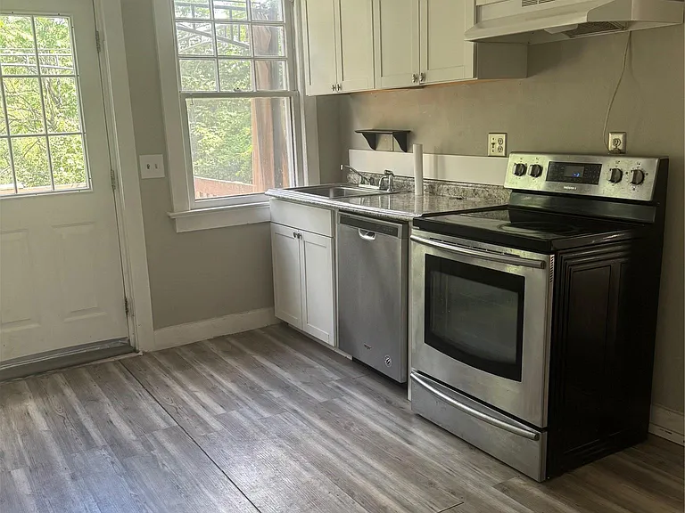 425 Landing Ave — Photo 6