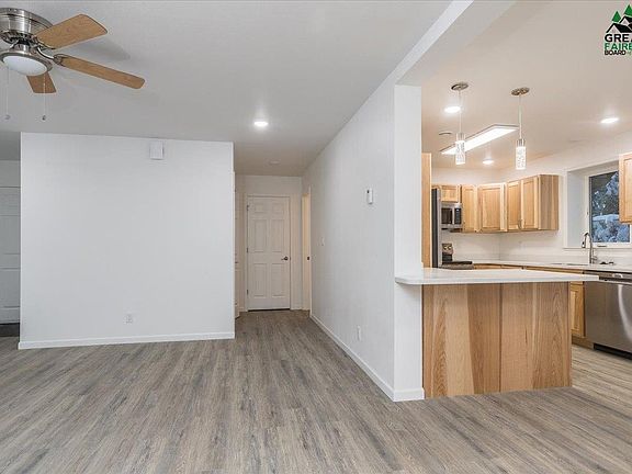 5th image of 2828 Totem Dr