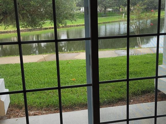 4th image of 4911 KEY LIME Drive #104