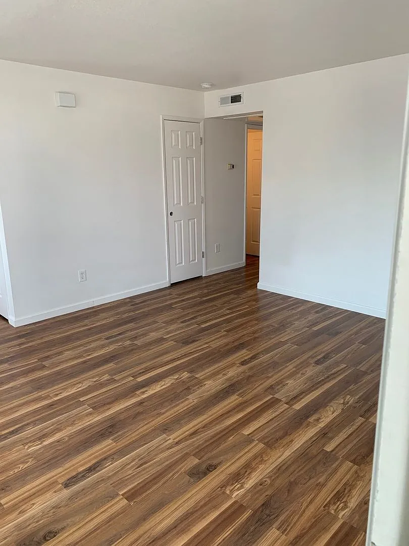 Peppertree Apartments — Photo 3
