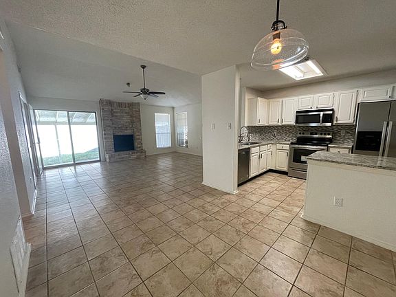 5th image of 10747 Lake Path Dr