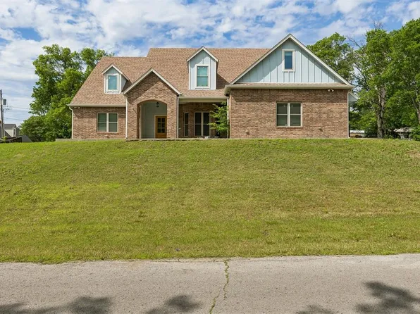 551 W 9th Ave, Bristow, OK 74010