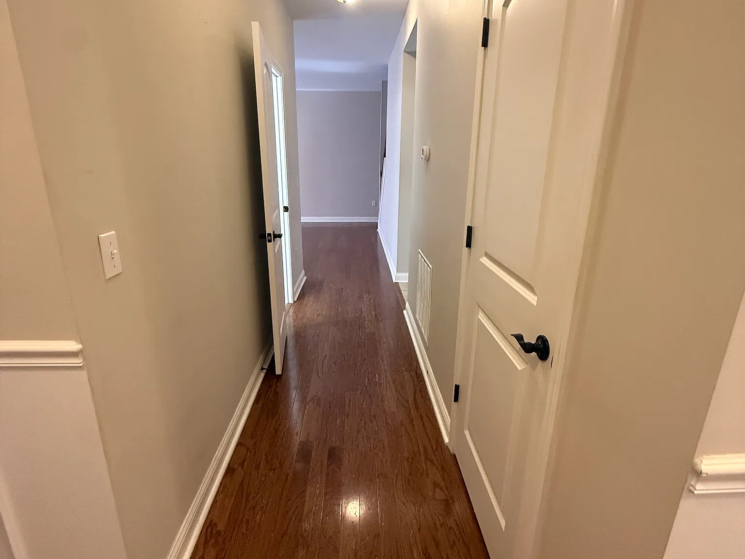 4 bed, 2332 sqft, $2,400 — Photo 4