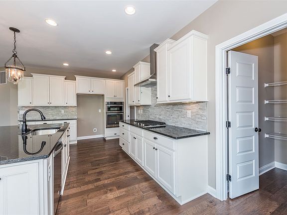 4th image of 8691 Marais Dr