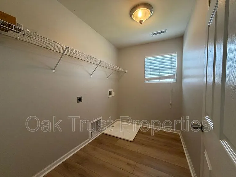 701 Greymohr Ln — Photo 13