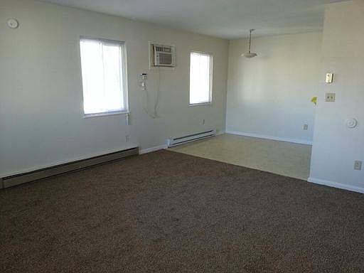 3rd image of 4546 Elliot Ave APT 3