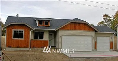 3635 Nevada Street E photo 1