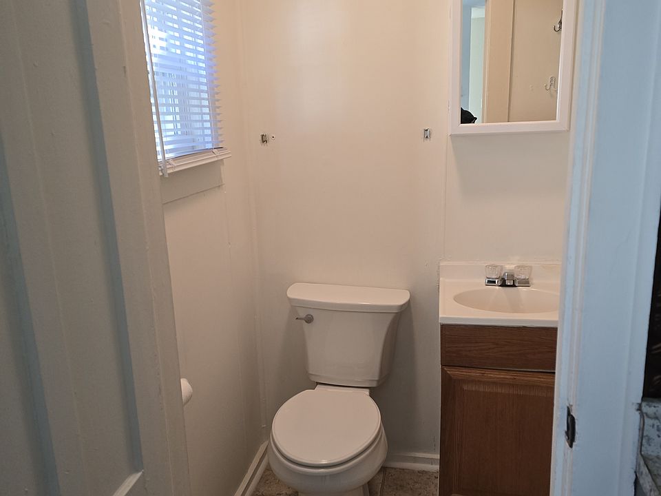 1st image of 10 Hudson Pl #3