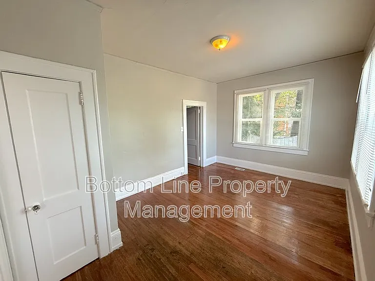 2108 E 7th St #3 — Photo 7
