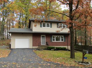 19 Allen Ln, Drums, PA 18222