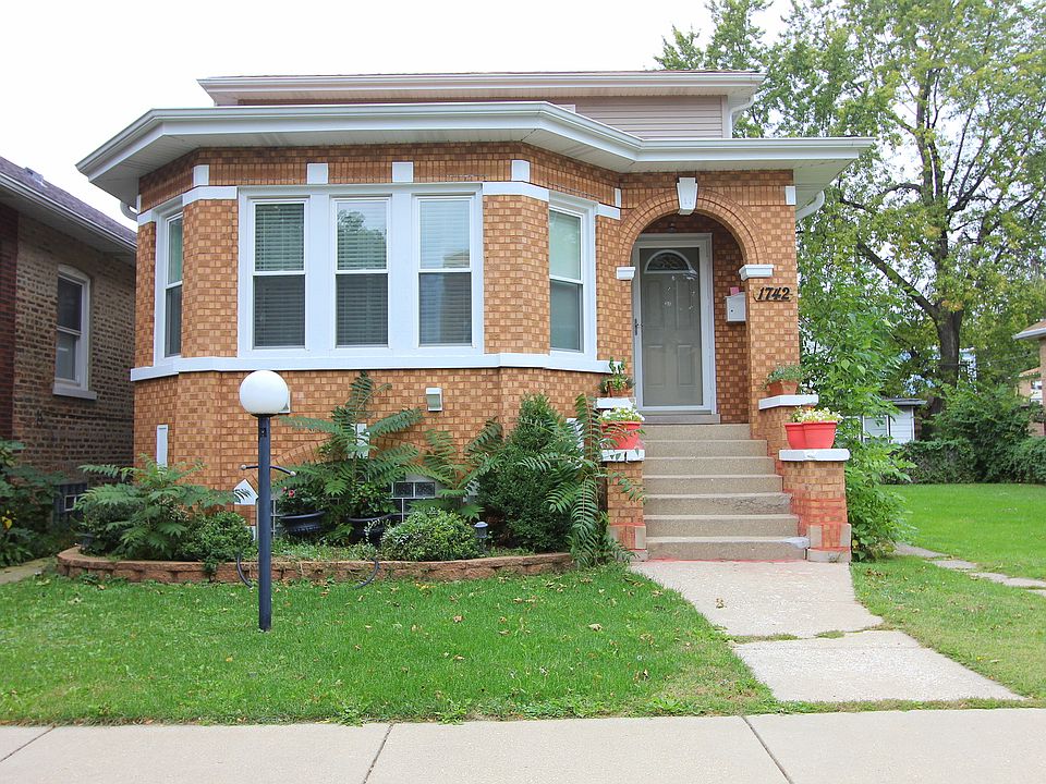 1st image of 1742 N Lockwood Ave