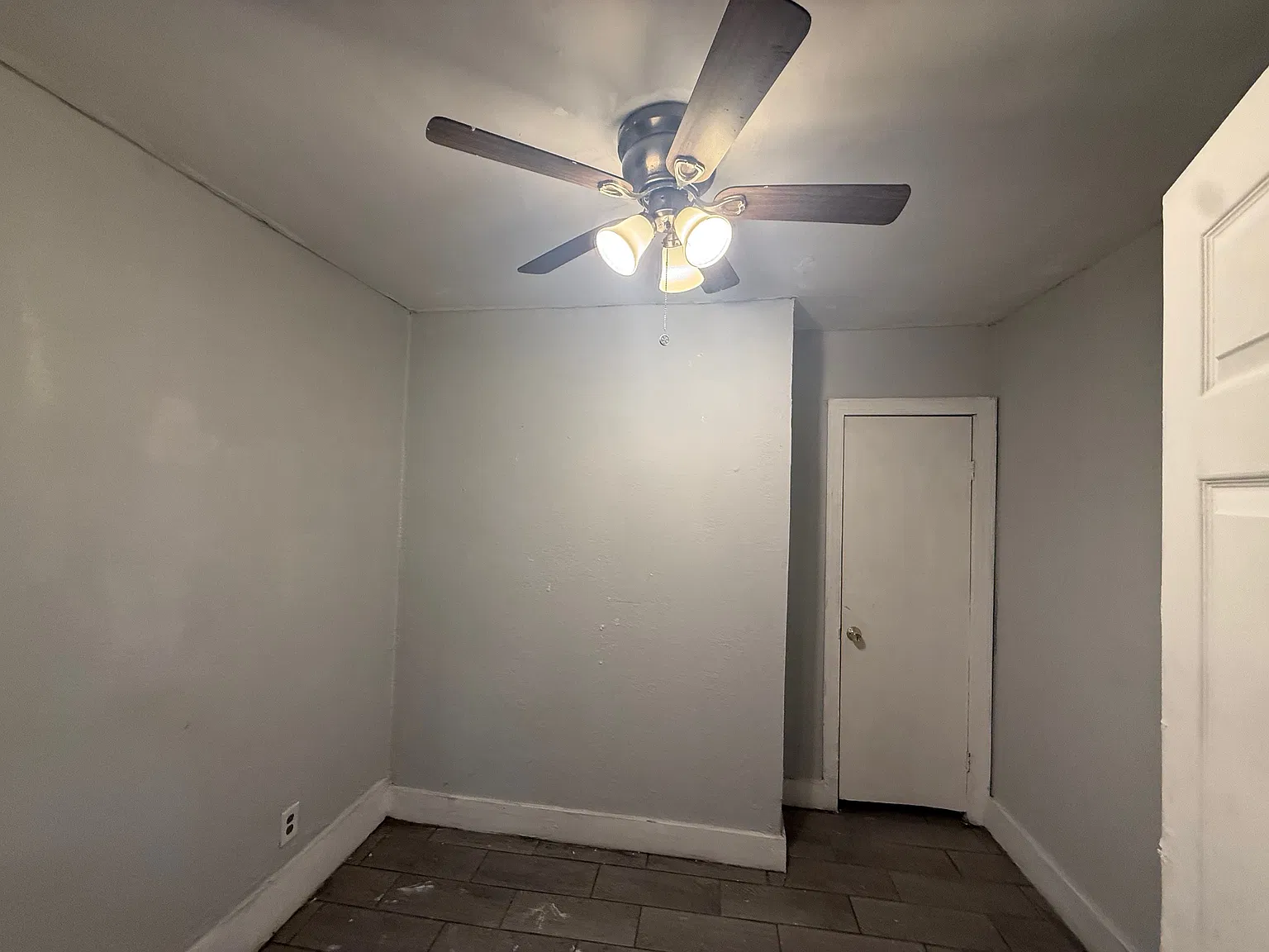 3 bed, 932 sqft, $1,800 — Photo 2