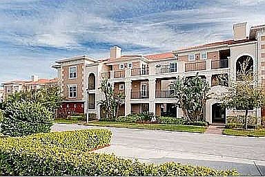 8 Condos on two floors