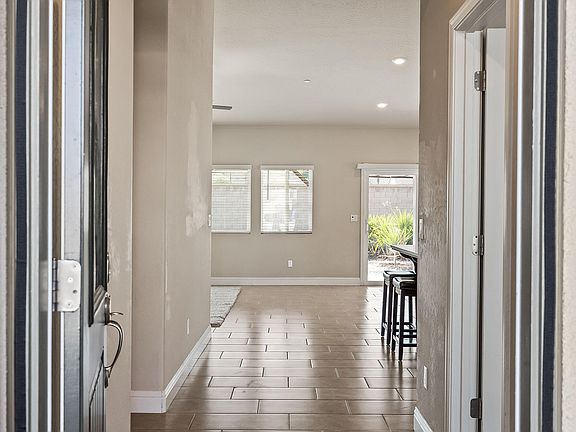 3rd image of 701 Strada Street