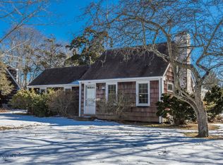 886 S Country Rd, Bellport, NY 11713