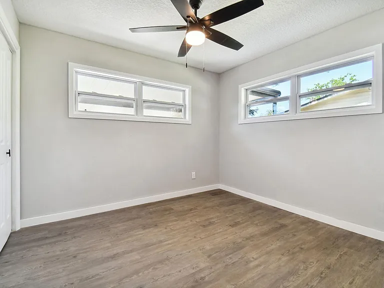 535 W Palmeden Dr — Photo 16