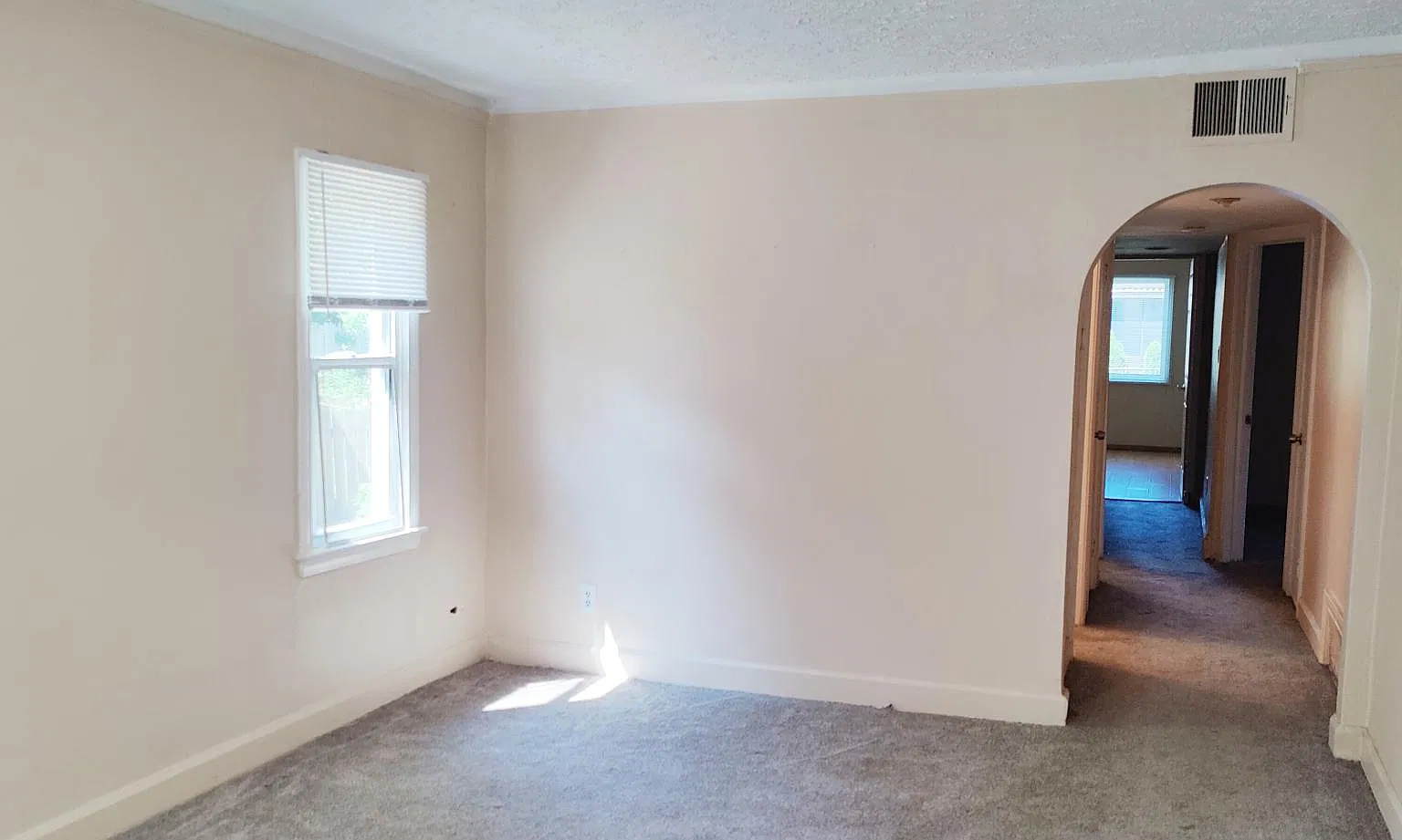 3 bed, 1232 sqft, $1,650 — Photo 3