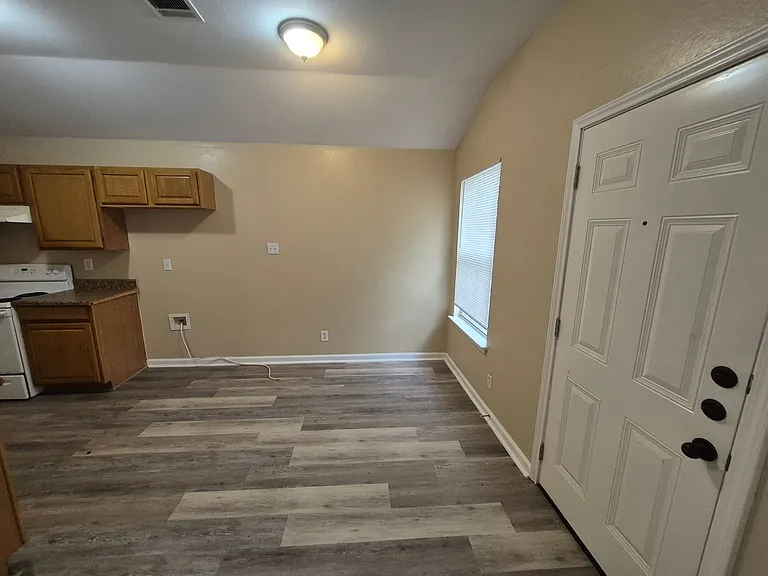 8806 Slumber Ln — Photo 33