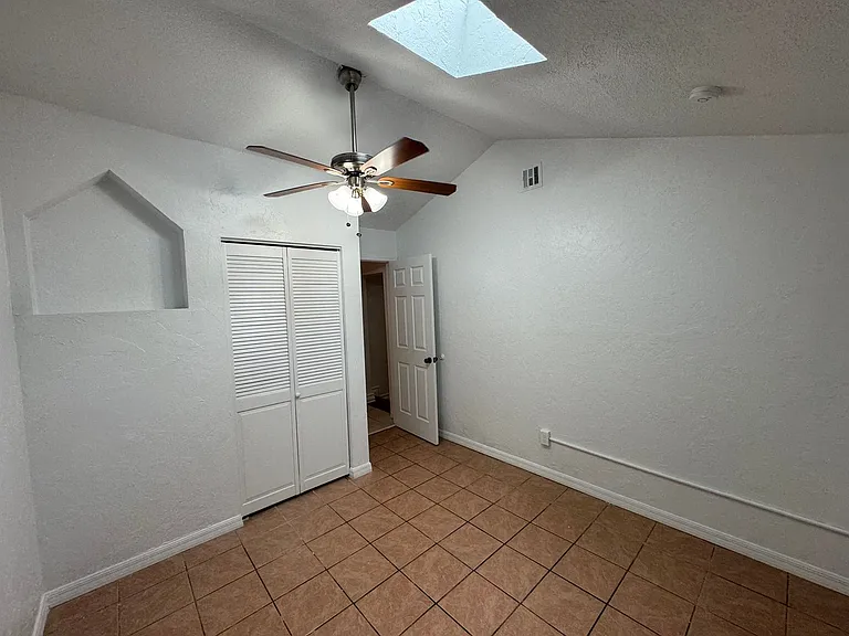 715 E Plymouth Ave — Photo 22