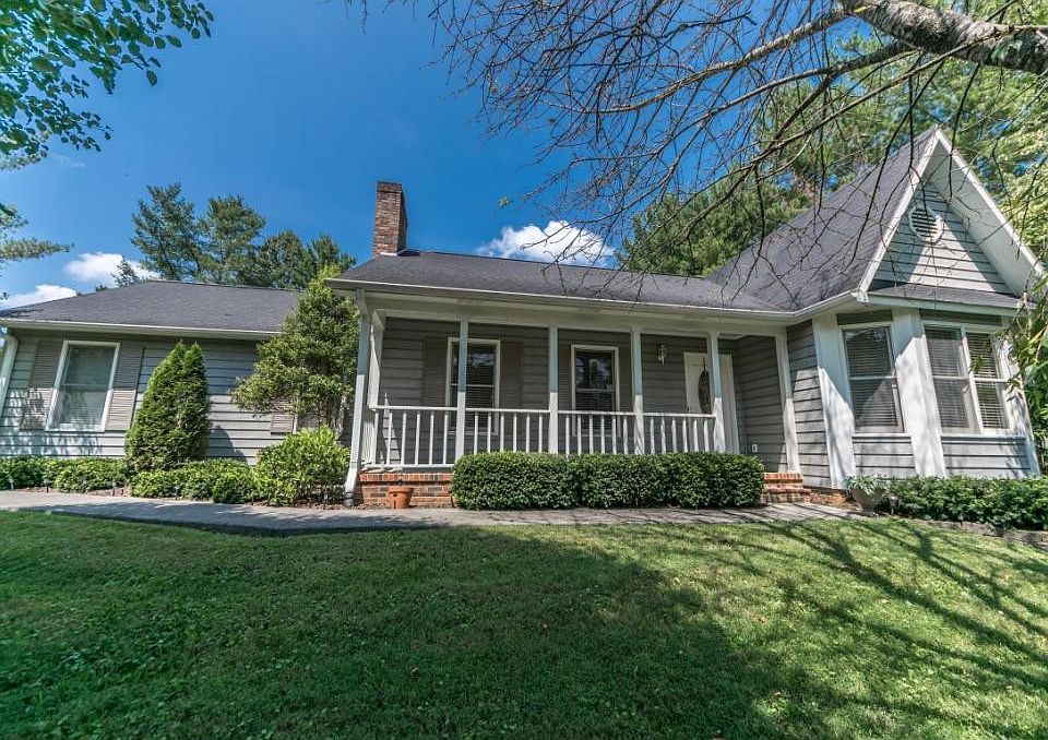 1st image of 743 Quail Hollow Dr
