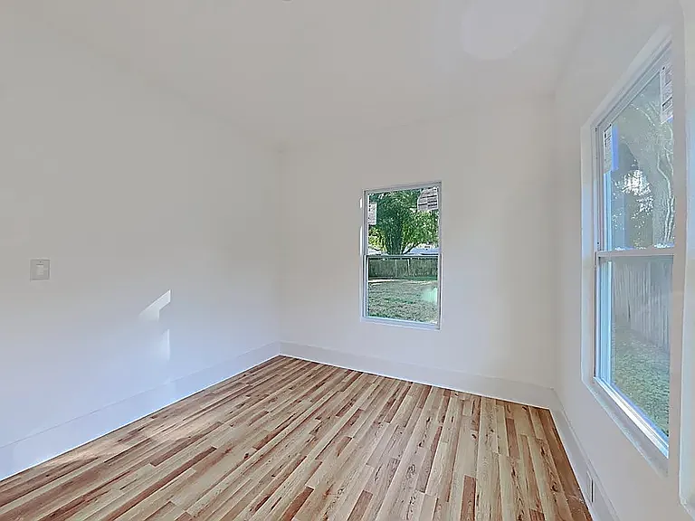 1222 E Kaley St — Photo 4