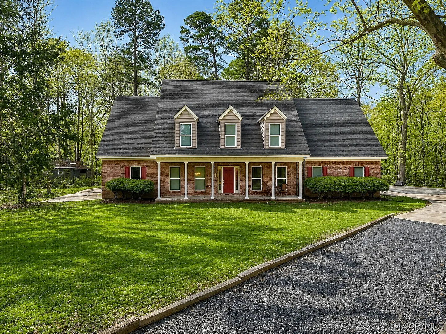 4 bed, 3.5 bath, 2728 sqft, $3,000 — Photo 2