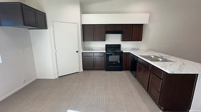 3807 S Sol Dr — Photo 4